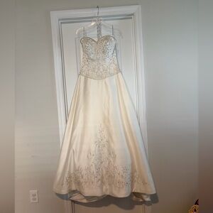 NWT Private Label by G Wedding Dress